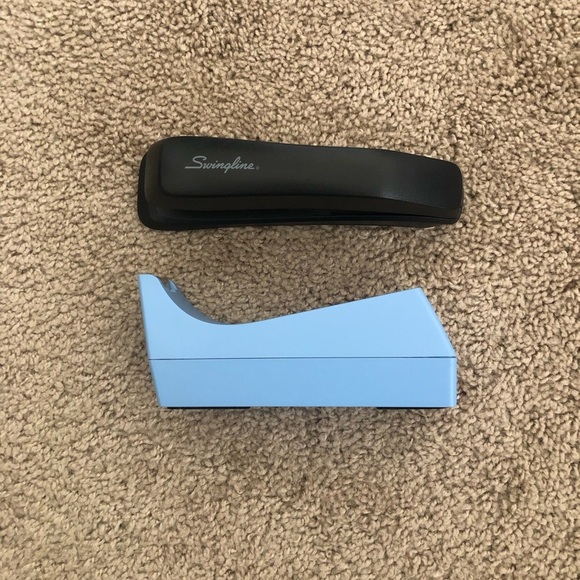 Stapler and tape dispenser - Picture 1 of 6